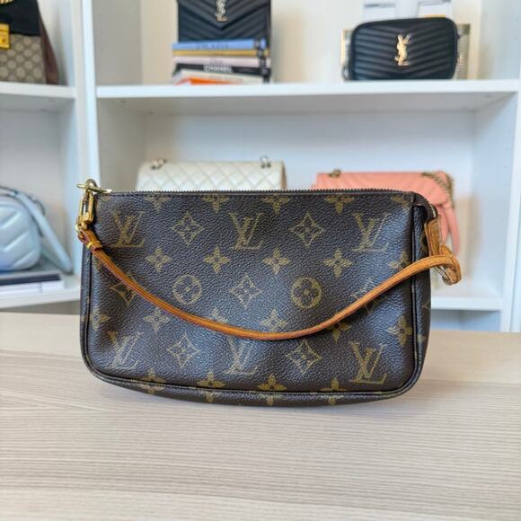 Louis Vuitton Monogram Pochette Accessories - Picture 1 of 13